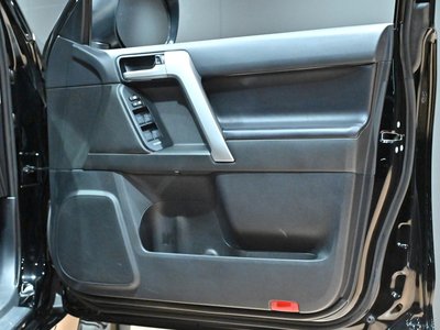 صورة 24 لـ 2023 Toyota LAND CRUISER PRADO