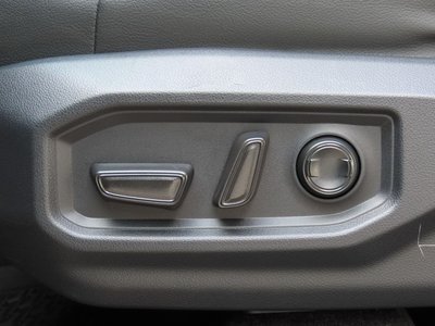2023 Toyota TUNDRA thumbnail 24