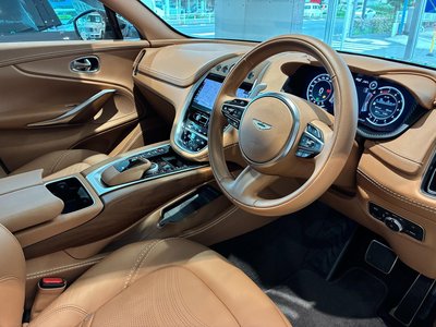 صورة 15 لـ 2022 Aston Martin DBX