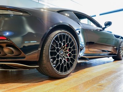 2023 Aston Martin DBS SUPERLEGGERA 照片 15
