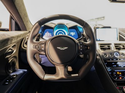 2023 Aston Martin DBS SUPERLEGGERA — фото 35