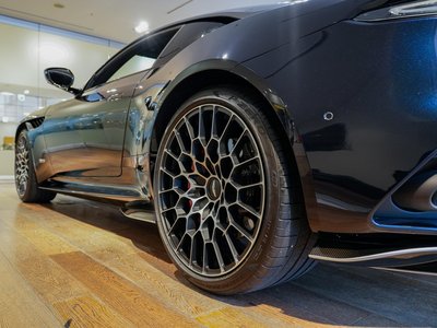 2023 Aston Martin DBS SUPERLEGGERA — фото 17