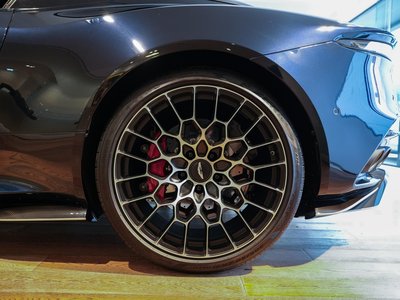 2023 Aston Martin DBS SUPERLEGGERA 照片 16