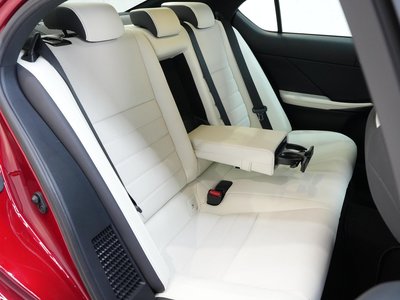 2022 Lexus IS 缩略图 31