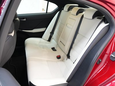 2022 Lexus IS 缩略图 30