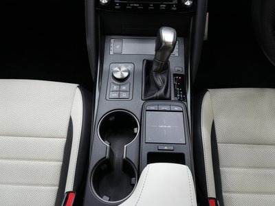 2022 Lexus IS 缩略图 22