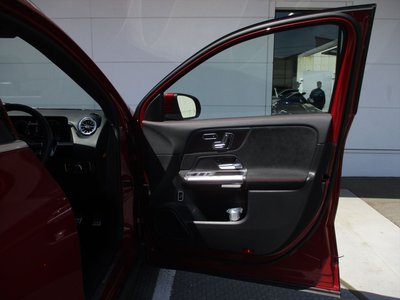 2025 Mercedes-BENZ GLA photo 16