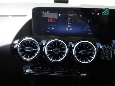 2025 Mercedes-BENZ GLA thumbnail 31
