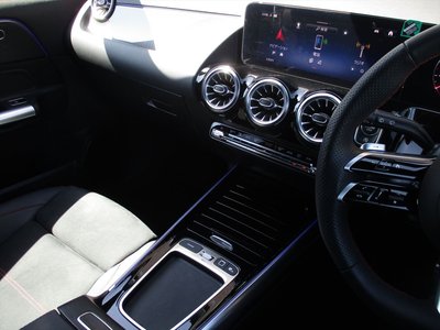 2025 Mercedes-BENZ GLA thumbnail 39