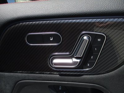 2025 Mercedes-BENZ GLA thumbnail 18