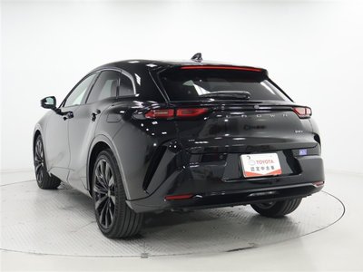 2024 Toyota CROWN SPORT photo 2