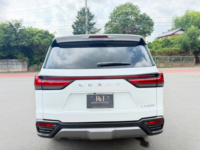 2025 Lexus LX — миниатюра 8