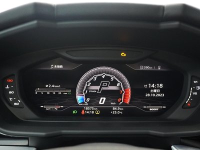 2019 Lamborghini URUS photo 25