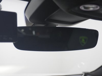 2019 Lamborghini URUS photo 34
