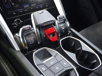 2019 Lamborghini URUS photo 23