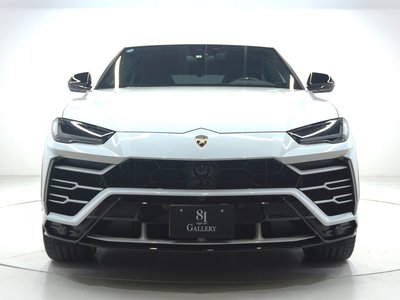 2019 Lamborghini URUS photo 3