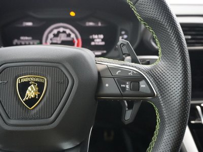 2019 Lamborghini URUS photo 27