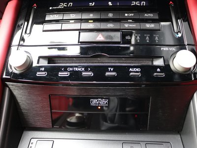 2022 Lexus IS thumbnail 28