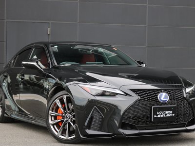 2022 Lexus IS photo 6