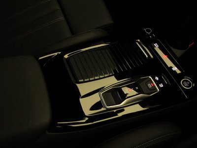2025 AUDI Q6 E-TRON 照片 34