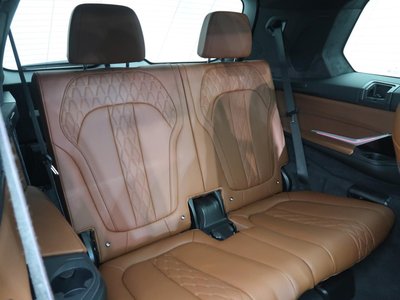 2025 BMW X7 photo 11