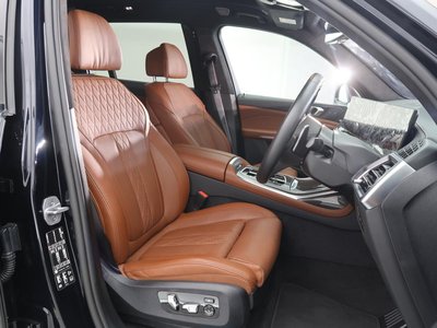 2025 BMW X7 photo 8