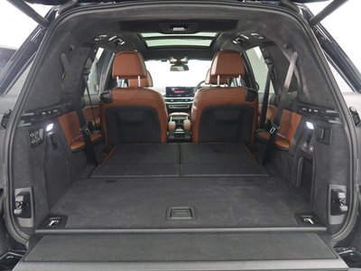 2025 BMW X7 photo 13