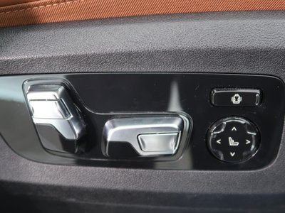 2025 BMW X7 thumbnail 41