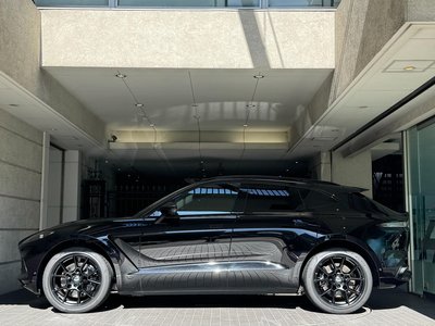2023 Aston Martin DBX — фото 4