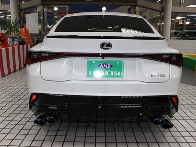 2023 Lexus IS — миниатюра 7