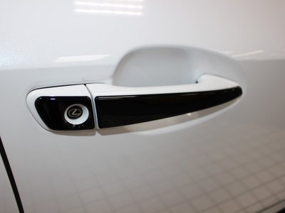 2023 Lexus IS — миниатюра 30