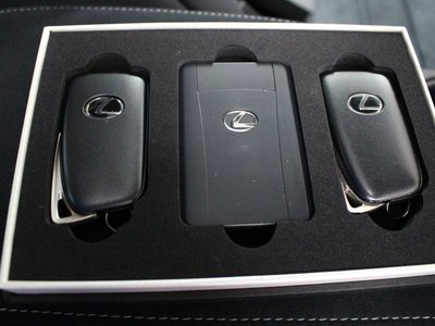 2023 Lexus IS — миниатюра 40
