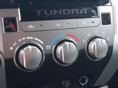 2017 Toyota TUNDRA — миниатюра 40