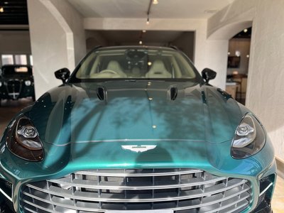 صورة 10 لـ 2024 Aston Martin DBX