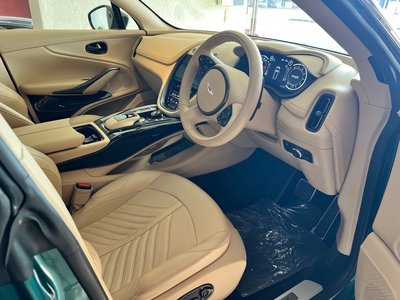 صورة 6 لـ 2024 Aston Martin DBX