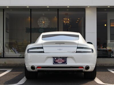 2015 Aston Martin RAPIDE — миниатюра 11