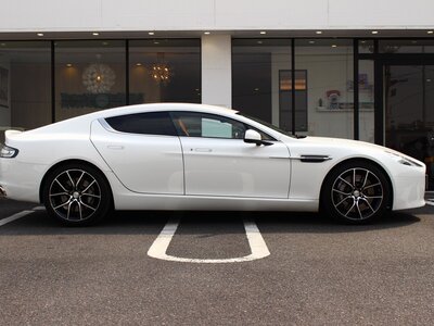 2015 Aston Martin RAPIDE — миниатюра 12