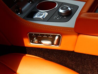 2015 Aston Martin RAPIDE — миниатюра 34