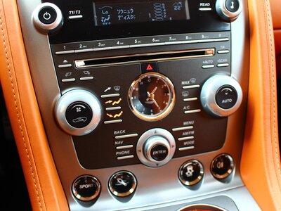 2015 Aston Martin RAPIDE — миниатюра 60