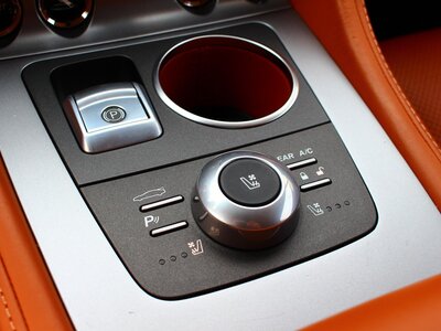 2015 Aston Martin RAPIDE — миниатюра 68