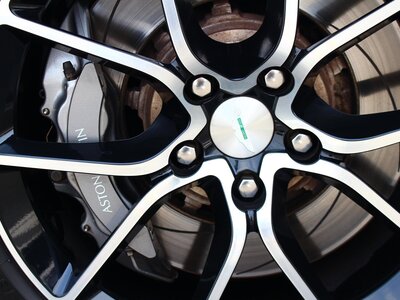 2015 Aston Martin RAPIDE — миниатюра 117