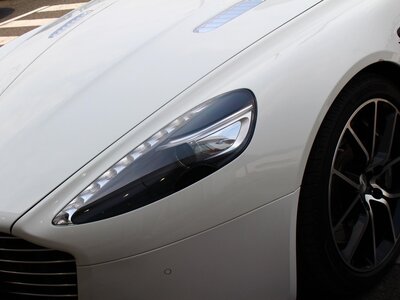 2015 Aston Martin RAPIDE — миниатюра 150