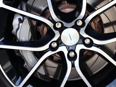 2015 Aston Martin RAPIDE — миниатюра 116