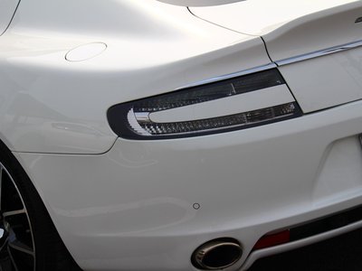 2015 Aston Martin RAPIDE — миниатюра 130