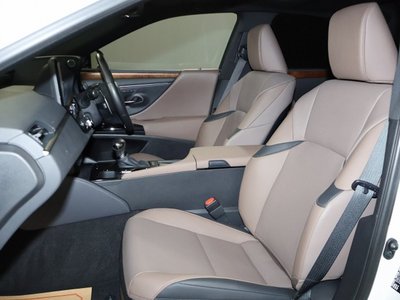 2023 Lexus ES photo 6