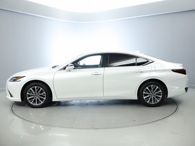 2023 Lexus ES photo 11