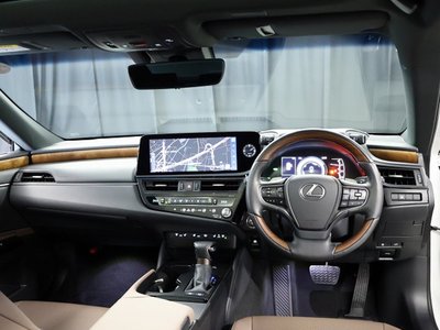 2023 Lexus ES photo 5