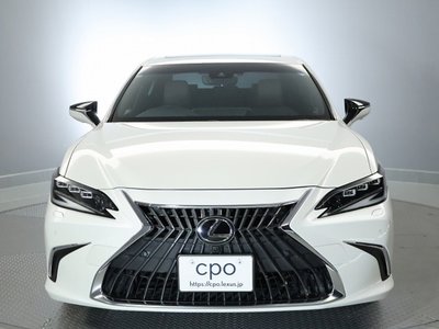 2023 Lexus ES photo 13