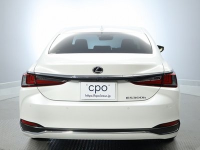 2023 Lexus ES photo 14