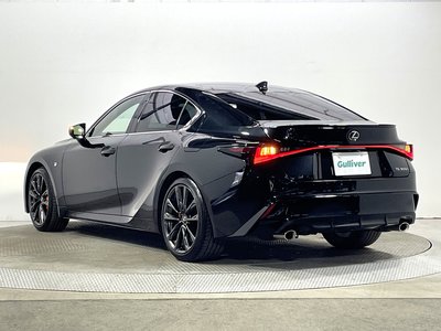 2023 Lexus IS — миниатюра 23